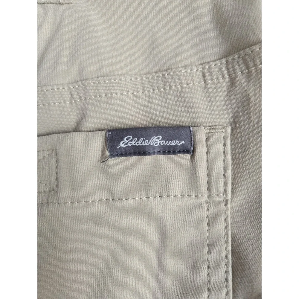 Eddie Bauer Men's Size 42 Tan‎ Beige Activewear Outdoors Zip Pocket Cargo Shorts